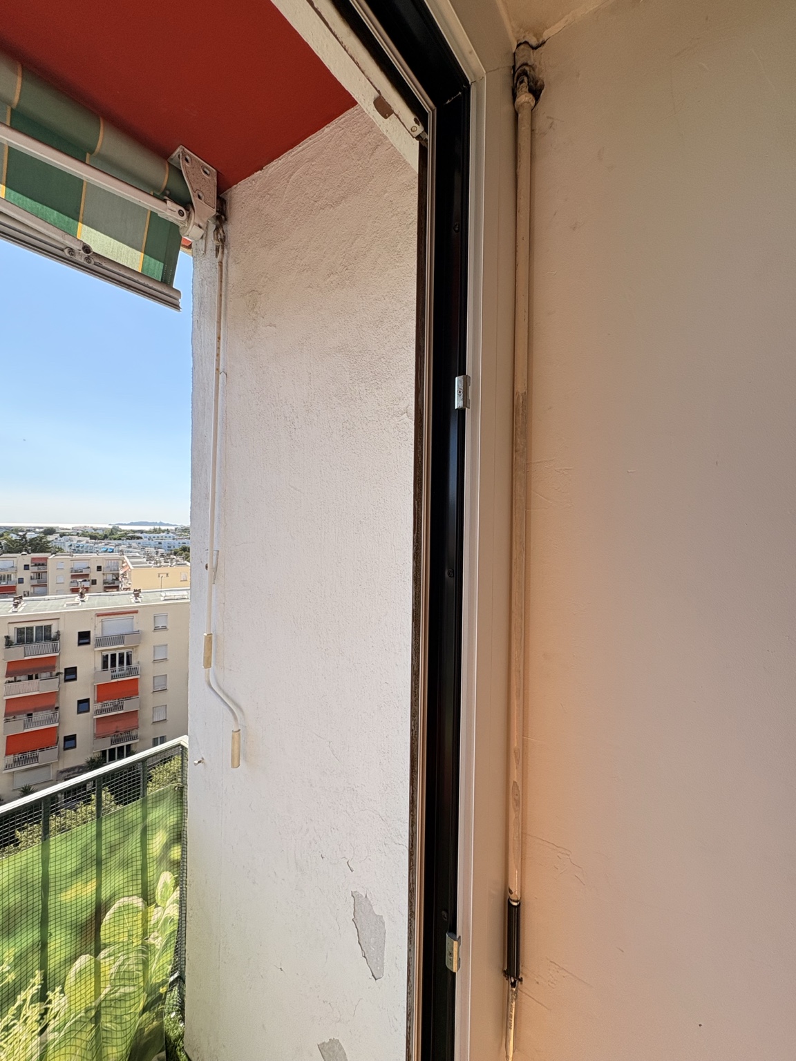 Manivelle du store du balcon